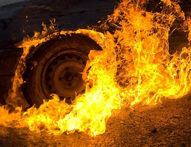 У Луцьку на Кравчука зайнялося авто