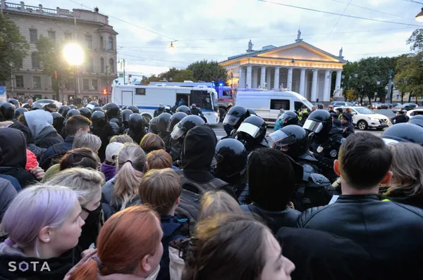 «Путіна – в окопи!»: у москві зібрався масовий мітинг проти мобілізації та війни (відео)