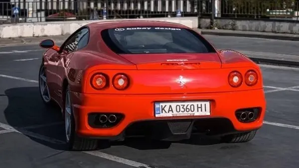 Найдоступніший в Україні: у Луцьку продають раритетний суперкар Ferrari Spider (фото)