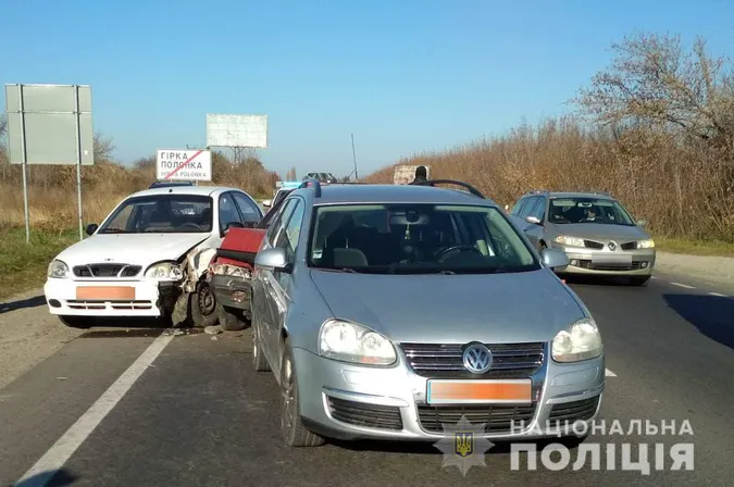 Постраждала дитина: під Луцьком сталася подвійна ДТП (фото)