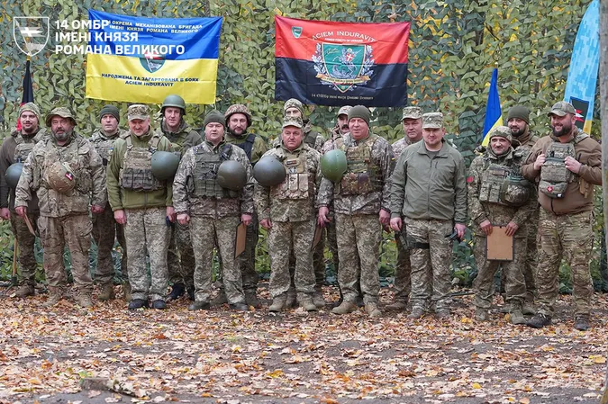 Бійцям 14 ОМБр вручили бригадні нагороди (фото)