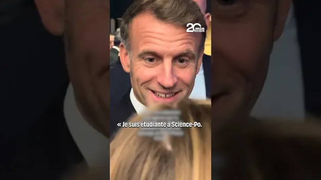 Дівчина, яка публічно вручила Макрону резюме, потрапила на стажування в Єлисейський палац