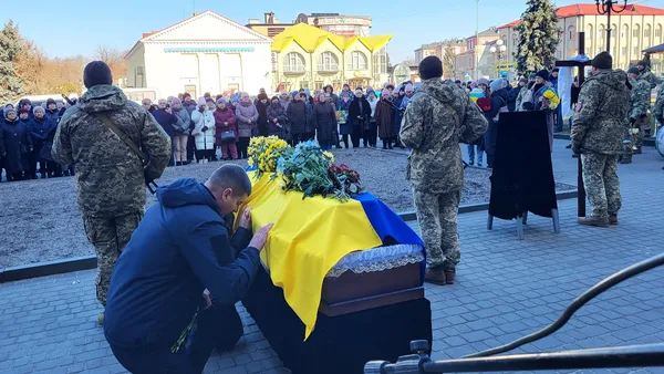 На Волині в останню путь провели Героя Романа Ващука (фото)