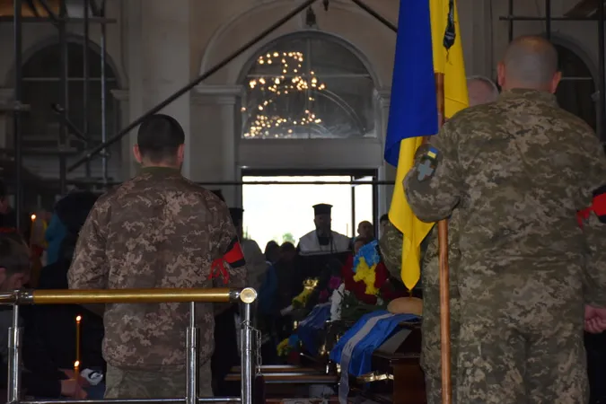 Страшний день: Луцьк прощається з трьома Героями (відео)