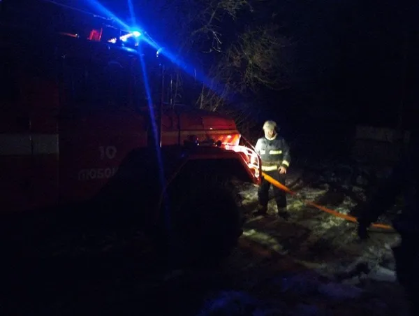 На Ковельщині рятувальники визволяли швидку, яка застрягла на сніговій дорозі
