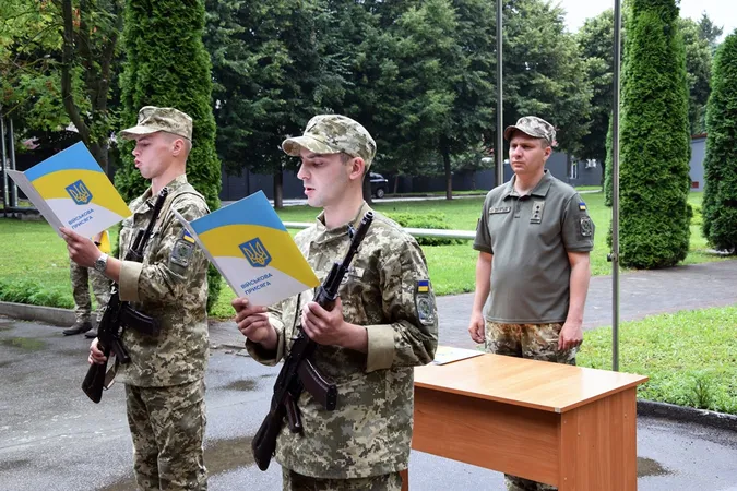 У Луцьку прикордонники-новобранці склали присягу на вірність Україні (фото)