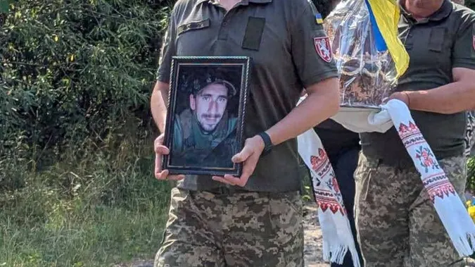 Через два роки після загибелі на Волині поховали воїна Петра Більчука (фото)