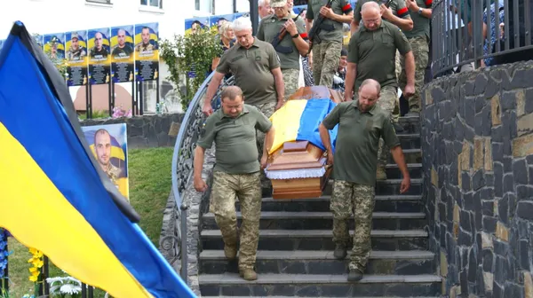«На свято повернувся в домовині»: на Волині провели в останню путь воїна Михайла Беня