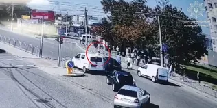 У Луцьку водій BMW наїхав на пішохода та втік з місця ДТП (відео)