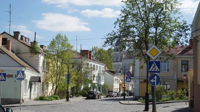 Старе місто у Луцьку буяє квітами (фото)