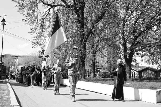 У Луцьку попрощалися із загиблим воїном Русланом Собуцьким (фото, відео)