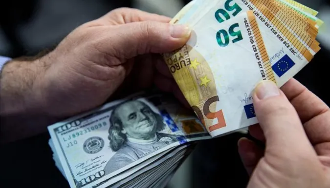 Долар чи євро: яка валюта має більшу популярність в Україні