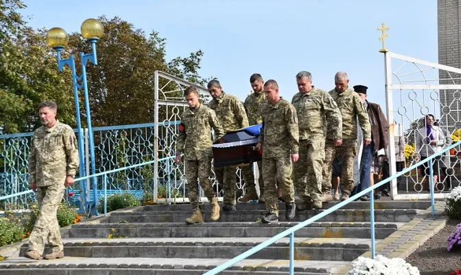 У Луцькій громаді провели в останню путь Героя Андрія Тюріна (фото)
