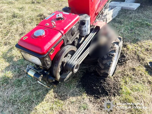 Під колесами власного мотоблока на Рівненщині загинув 43-річний чоловік (фото)