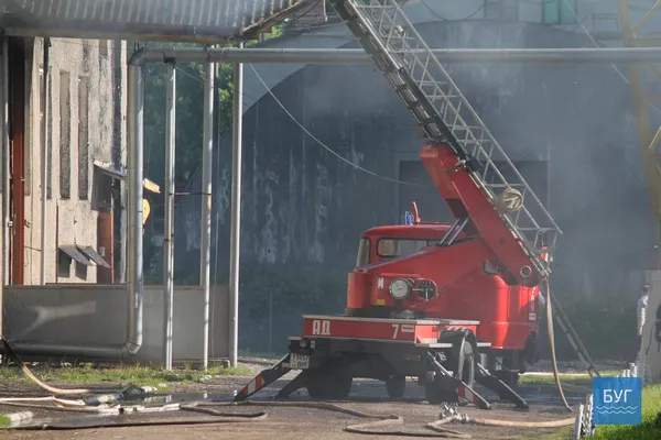 Повідомили деталі пожежі на швейній фабриці у Володимирі (фото)