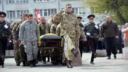 Як Луцьк прощався з "айдарівцем" Олегом Твердохлібом (фото)