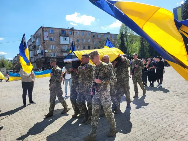 На Волині попрощалися з Героєм Віктором Батюшкіним (фото)