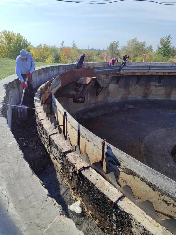 У Ковелі ремонтують очисні споруди: відновлюють відстійники та перевіряють трубопровід (фото)
