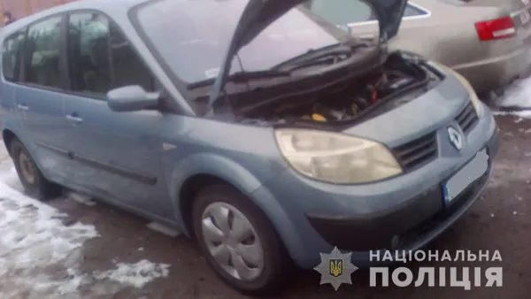 На Волині виявили дві іномарки з «перебитими» номерами (фото)