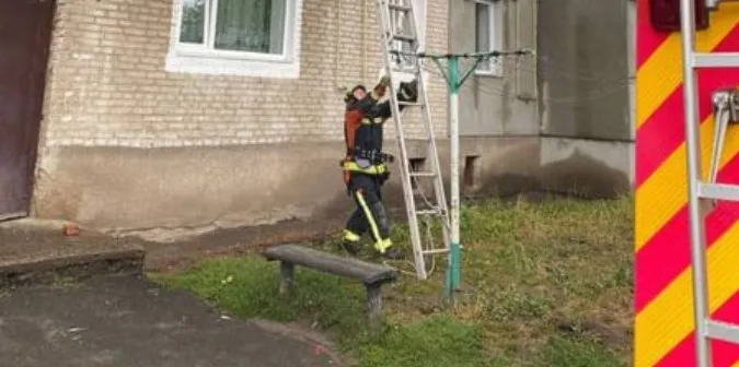 У селищі на Волині врятували бабусю, яка не виходила на зв'язок (фото)