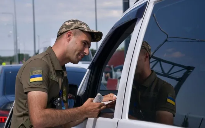 Волинянин допомагав ухилянтам ставати «багатодітними» і поплатився за це