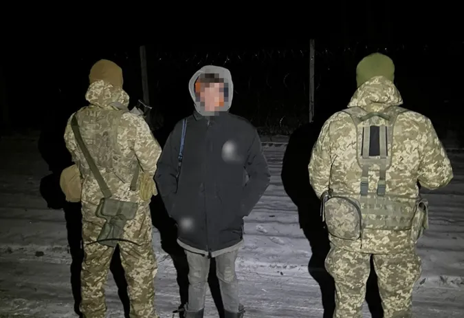 Замість валізи – наркотики: волинські прикордонники спіймали ухилянта