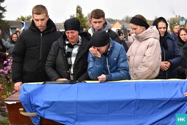 На Любешівщині провели в останню дорогу полеглого воїна Руслана Русила (фото)
