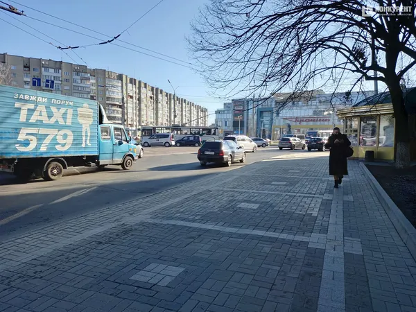 На кільці біля «Променя» у Луцьку – аварія: рух ускладнений (фото)