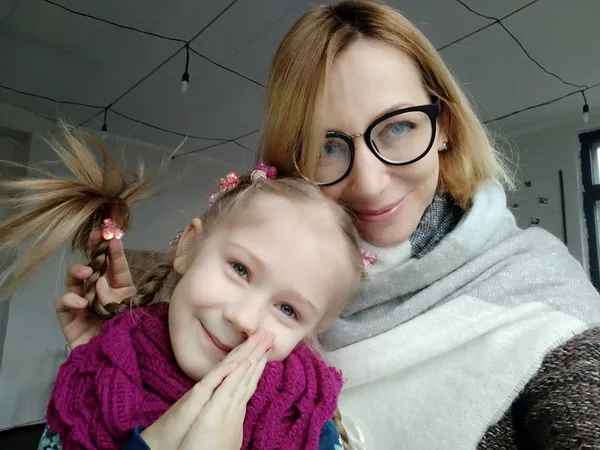 Настанови, імена і перші слова: відомі волинські мами розповіли про дітей