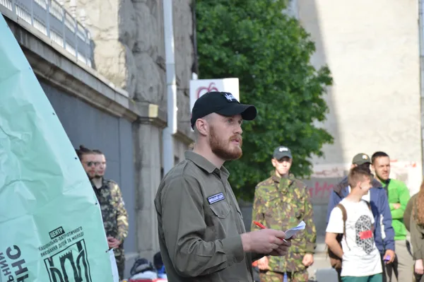 Богдан Бальбуза перевіряє, чи всі прибули
