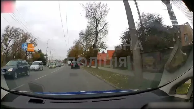 Затонував навіть номер: у Луцьку зловили порушника на BMW X5  (відео)