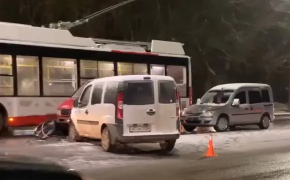 На проспекті Волі у Луцьку сталася автопригода