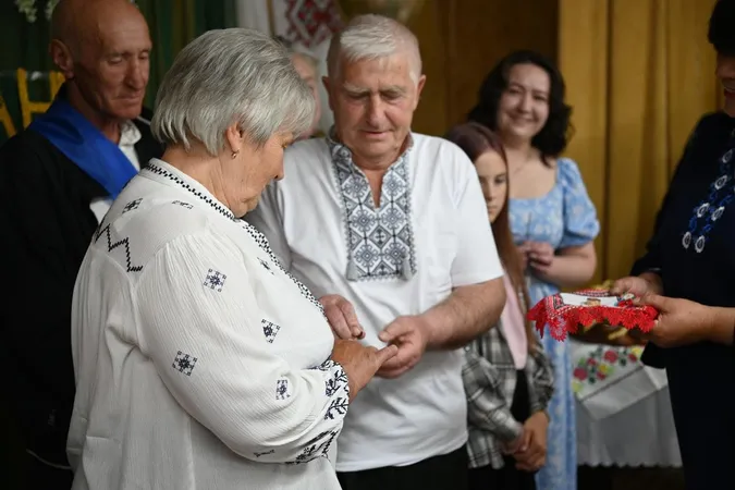 На Волині подружжя відгуляло золотий ювілей – 50 років подружнього життя (фото)