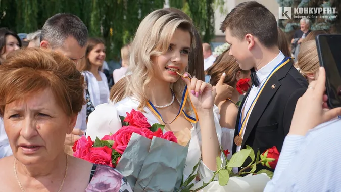 У Луцьку нагородили медалістів: як все було (дуже багато фото)