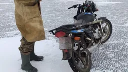 Мотоцикл на кризі та забагато вудок: на Волині оштрафували рибалок (фото)