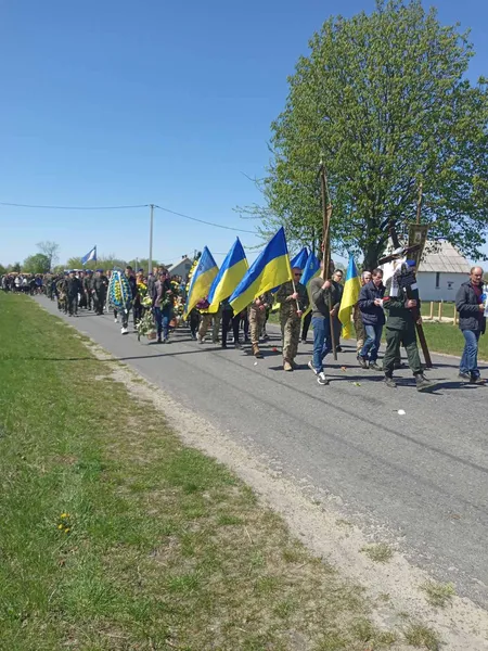 «Герой, якому вічно буде 23»: на Волині попрощалися з захисником (фото)
