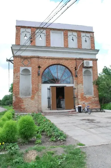 Магазин у брамі XVII століття