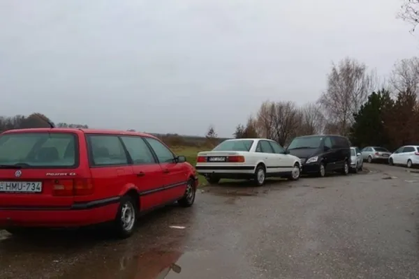 На кордоні з Угорщиною з’явилося кладовище «євроблях» (фото)