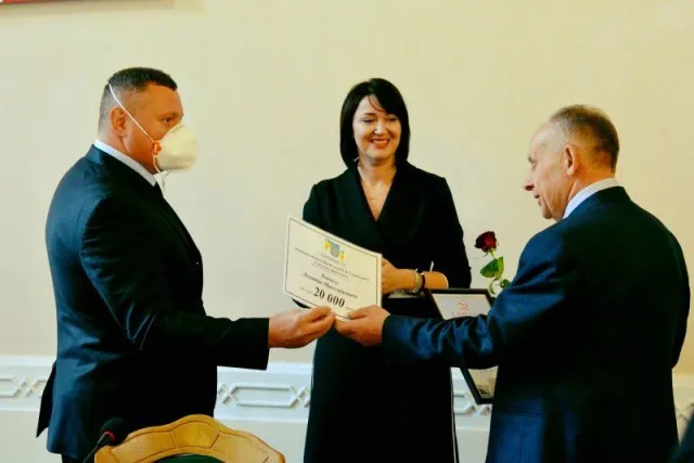 Кращих освітян Волині відзначили державними нагородами і преміями