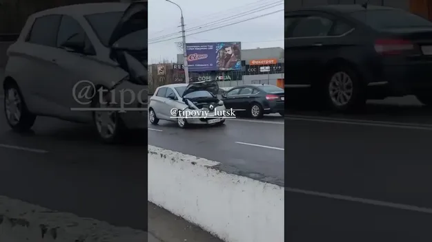 У Луцьку біля «ПортCity» – аварія (відео)