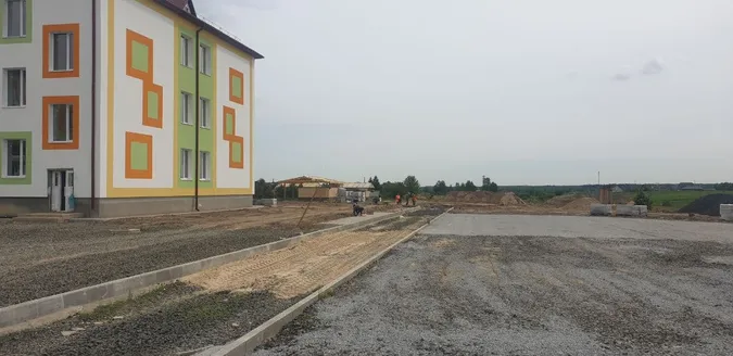 Показали нову школу в Башликах: обіцяють відкрити до нового навчального року (фото)