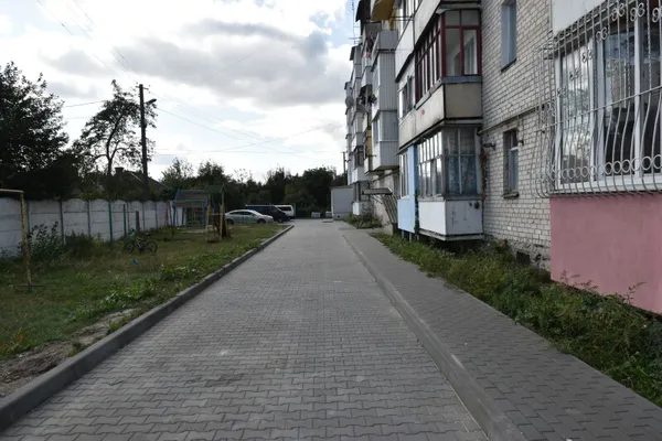 Як у Луцьку ремонтують двори (фото)