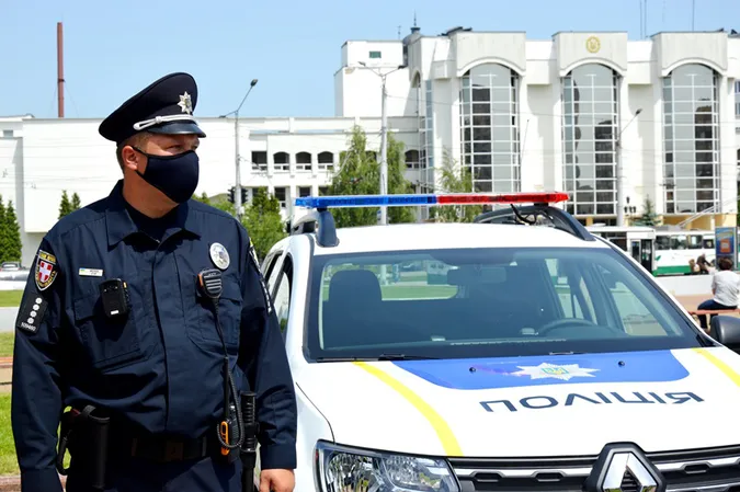 Волинські офіцери громад отримали 25 новеньких службових автомобілів (фото, відео)