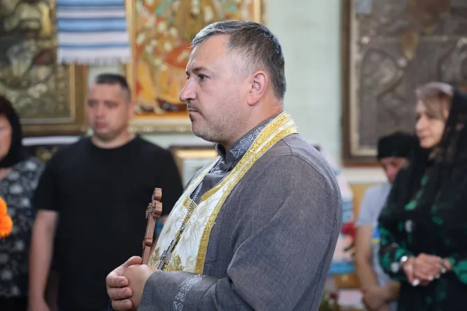 У рідному селі на Волині попрощалися з загиблим на Донеччині воїном Русланом Снопком