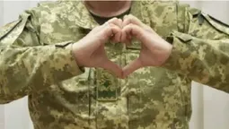 Бійці 100-ої бригади жартівливо привітали жінок зі Святом весни