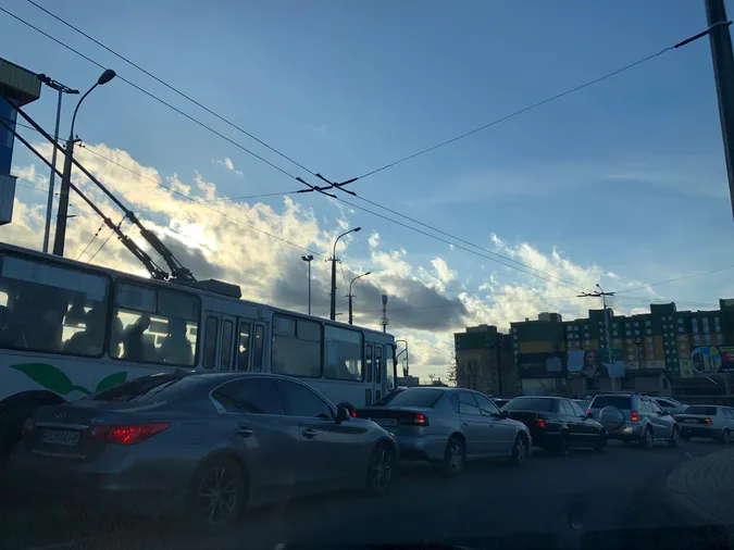У Луцьку через забіг Миколаїв – частина вулиць у заторах (фото, відео)