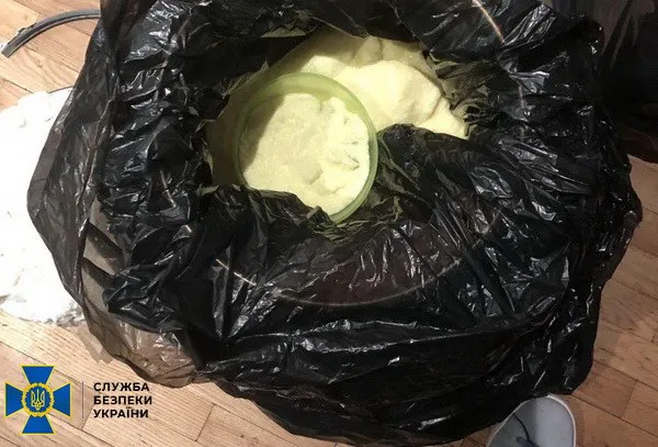 СБУ накрило нарколабораторію: фігуранти збували амфетамін на Волині (ФОТО)