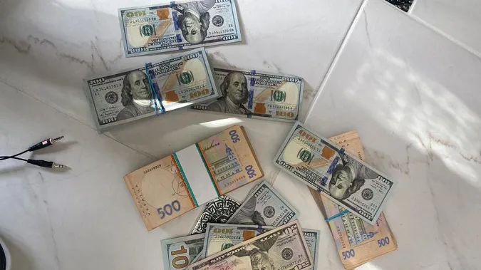 У Києві затримали фальсифікаторів, що продавали фейкові COVID-сертифікати (фото)
