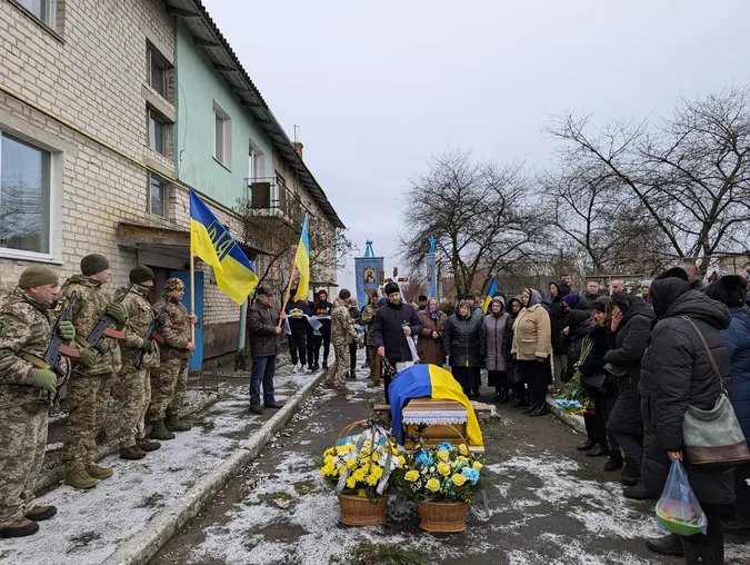 Воював десять років: на Волині попрощалися із 33-річним бійцем Олегом Гарасимлюком (фото)