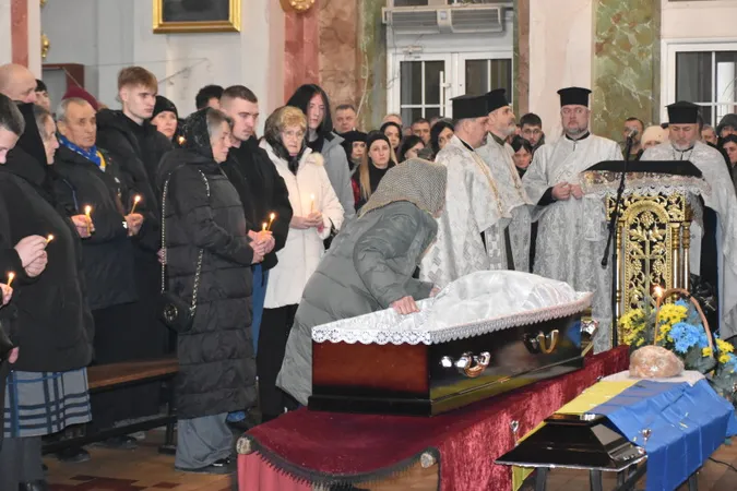 У Луцьку провели в останню дорогу Героя Юрія Смикала (фото)
